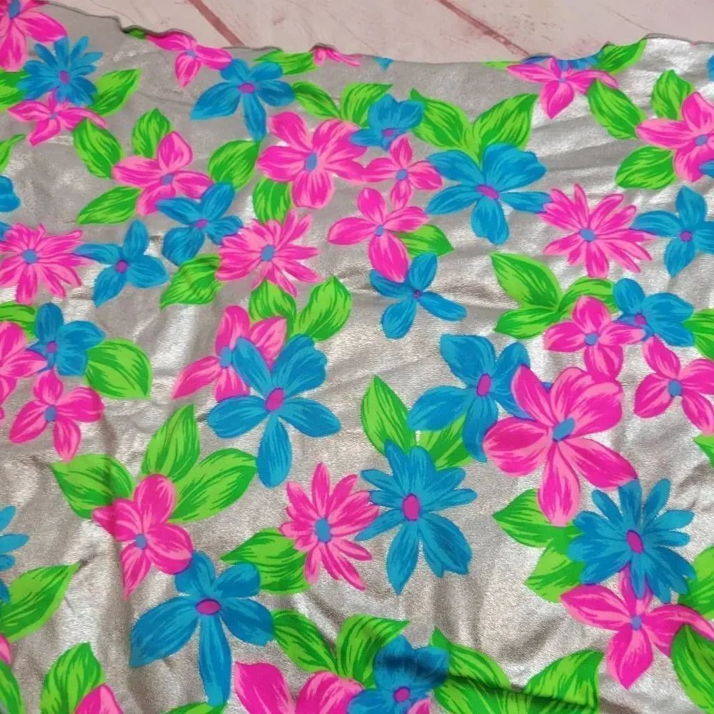 Swimsuit wrap  - Picture 2 of 2